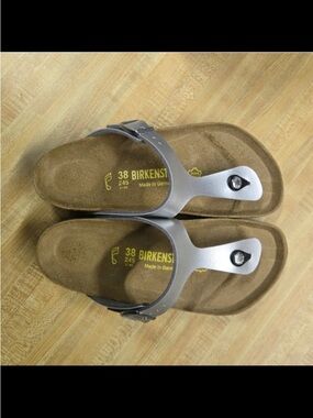 Birkenstock Gizeh Silver Metallic Thong Sandals